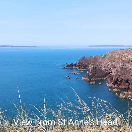 Holiday Home In Dale, Pembrokeshire Oda fotoğraf